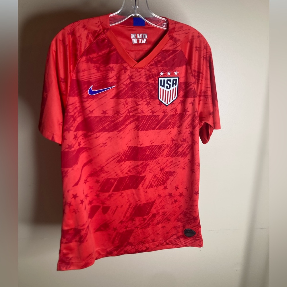 Nike Team USA USWNT Soccer Jersey Mens Medium Red Dri-Fit 2019 Stadium A…